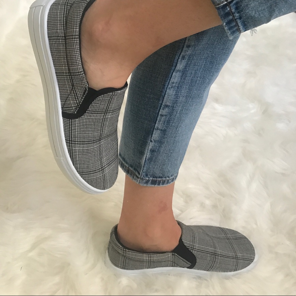 Plaid Pull On Sneaker - Picture 2 of 8